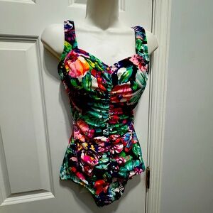 Rose Marie Reid size 10 ruched front floral swimsuit